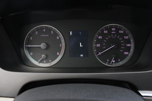 Used 2017 Black Hyundai Base image 8