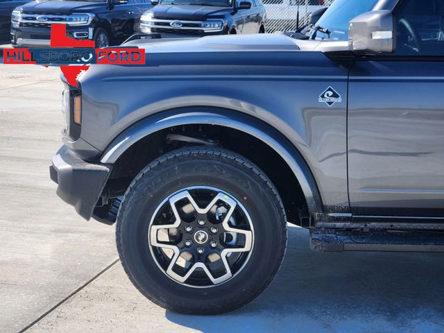 2024 Gray Metallic Ford Bronco Outer Banks 4X4 SUV