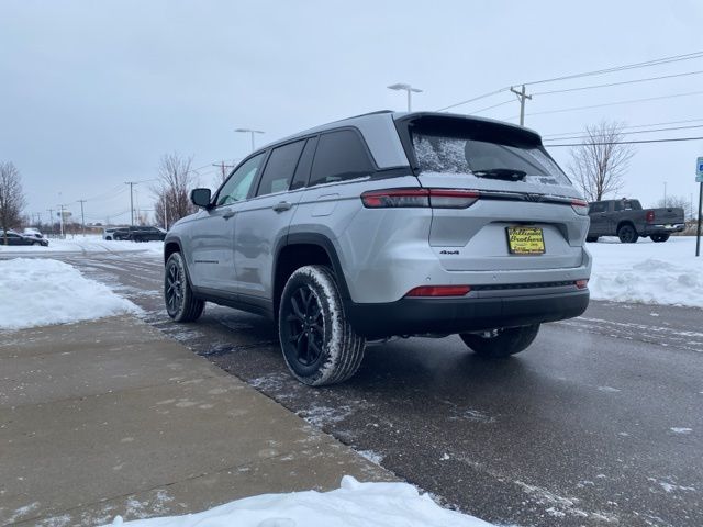 2026 Jeep Grand Cherokee Laredo - Pse exterior view 7