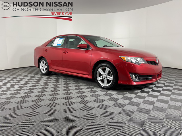 2014 Toyota Camry SE 1