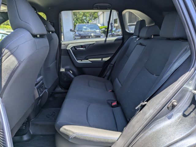 2022 Toyota RAV4 Hybrid SE