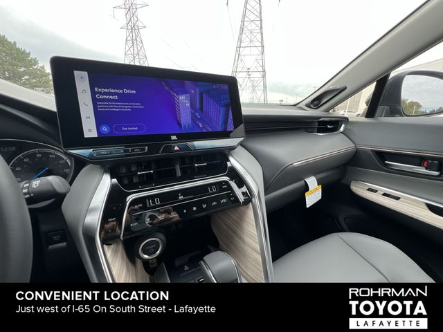 2024 Toyota Venza XLE 18