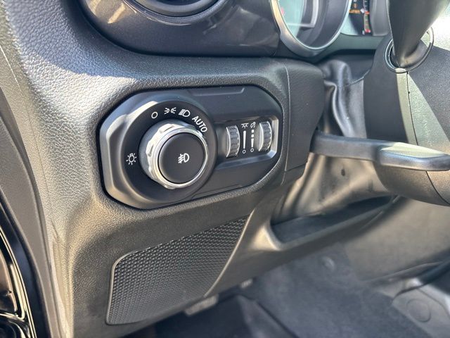 Used 2022 Black Jeep Unlimited Sport Altitude image 16