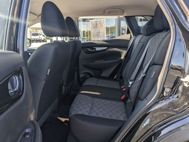 2021 Nissan Rogue Sport SV photo