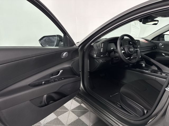 New 2025 Hyundai Elantra Hybrid For Sale in Indianapolis, IN