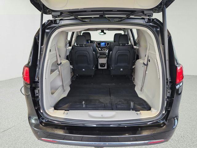 Used 2017 Chrysler Pacifica Van