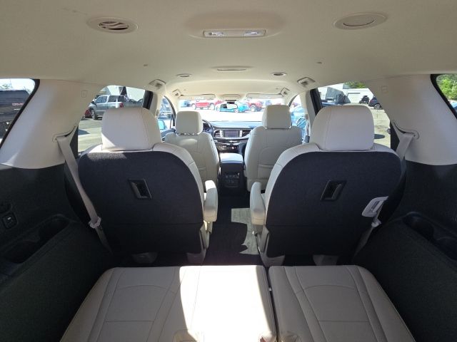 2023 Buick Enclave Essence:C02602