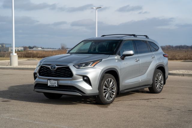 2021 Toyota Highlander Hybrid Platinum 3