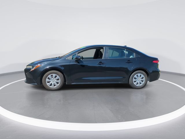 Used 2022 Black Toyota L image 4