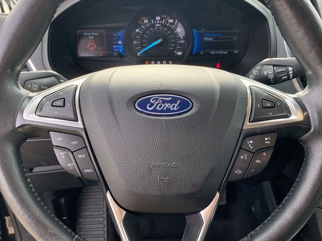 2022 Ford Edge Titanium 11