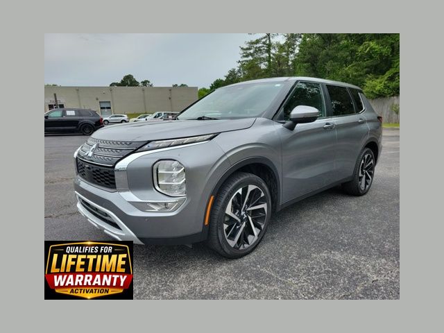 Silver 2024 Mitsubishi Outlander SUV / Crossover Front-Wheel Drive Continuously Variable Transmission
