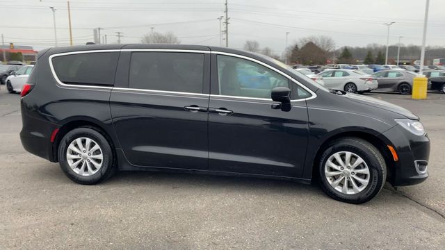 2018 Chrysler Pacifica Touring Plus 9