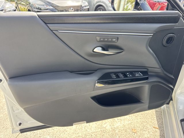 Used 2024 Lexus ES Sedan