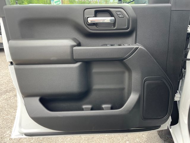 2024 Chevrolet Silverado 2500HD Custom - Summit White exterior view 9