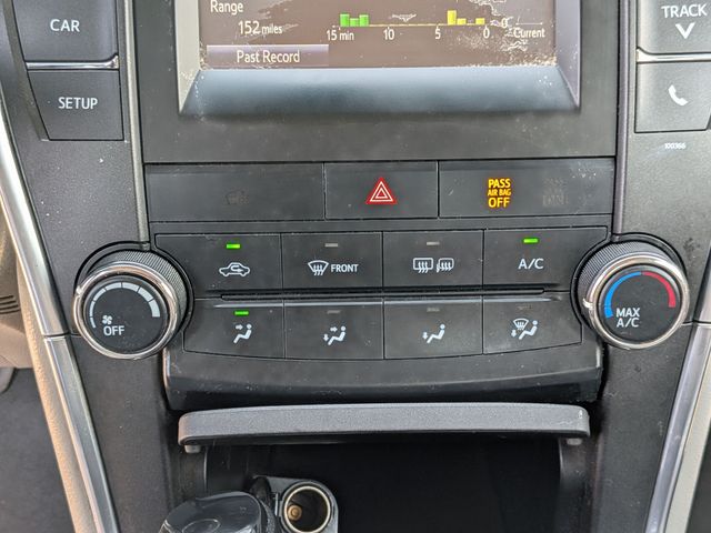 2015 Toyota Camry - Image 22