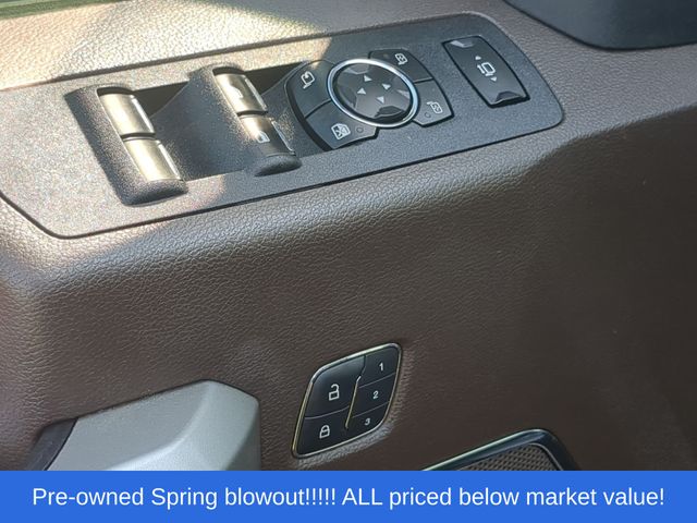 Used 2017 White Gold Metallic Ford King Ranch image 22