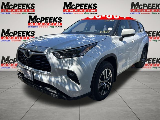 Pearl 2026 Toyota Highlander SUV / Crossover All-Wheel Drive 8-Speed Automatic