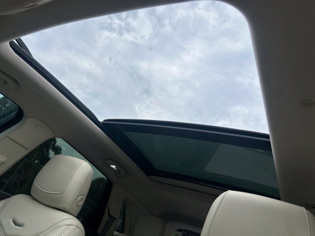 Used 2017 Silver Cadillac Luxury image 16