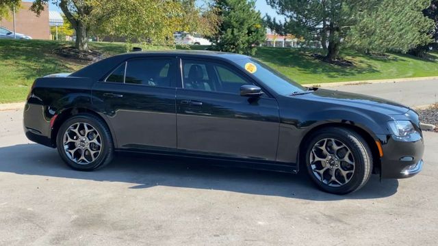 2016 Chrysler 300 S 9