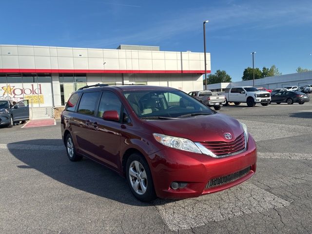 Salsa Red Pearl 2015 Toyota Sienna LE 7-Passenger Auto Access Seat Minivan Front-Wheel Drive 6-Speed Automatic Overdrive