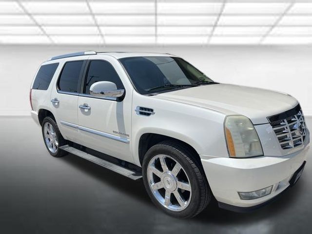White Diamond Clearcoat 2010 Cadillac Escalade SUV / Crossover All-Wheel Drive 6-Speed Automatic Overdrive
