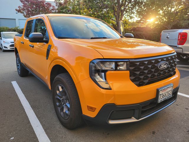 2026 Ford Maverick Naranja (Orange Fury Metallic Tri-Coat) Camioneta Tracción en las cuatro ruedas 8 velocidades Automática