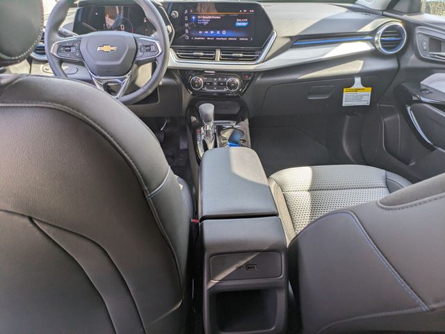 2025 Chevrolet Trax LT photo