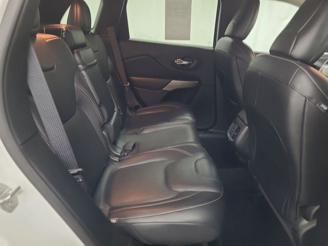 2017 – Jeep – Cherokee