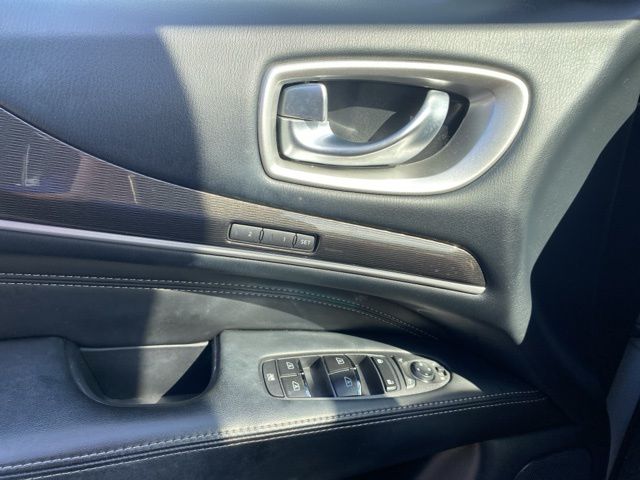 2019 Infiniti QX60 LUXE photo