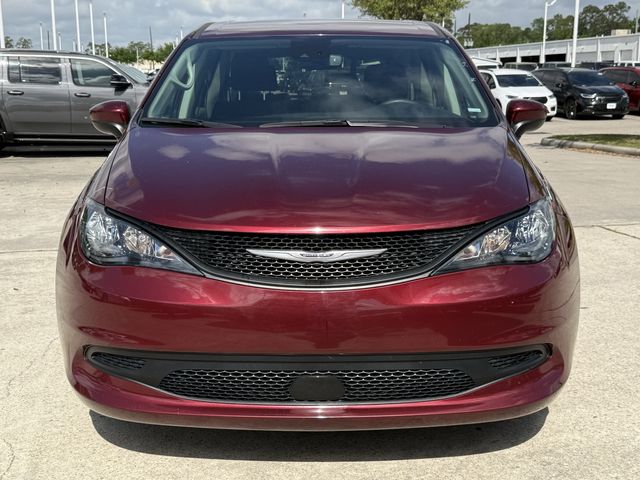 2023 Chrysler Voyager LX - 8