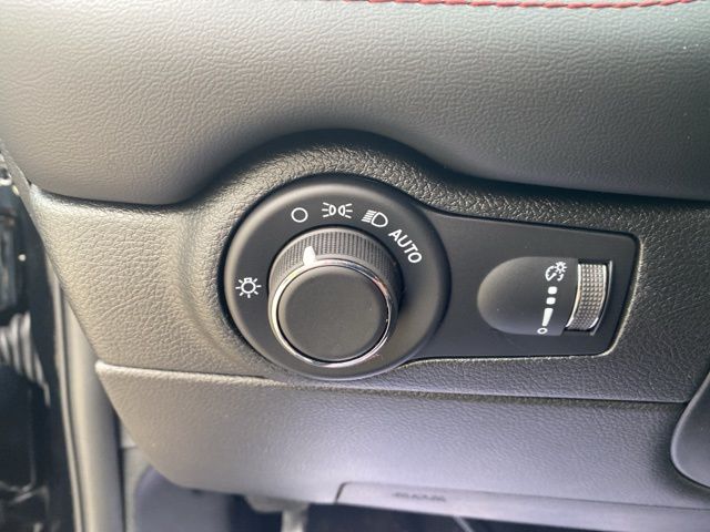 2026 Dodge Durango GT HEMI V8 - DB Black Crystal Clearcoat exterior view 14