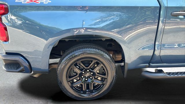 Used 2024 Blue Chevrolet Custom image 34