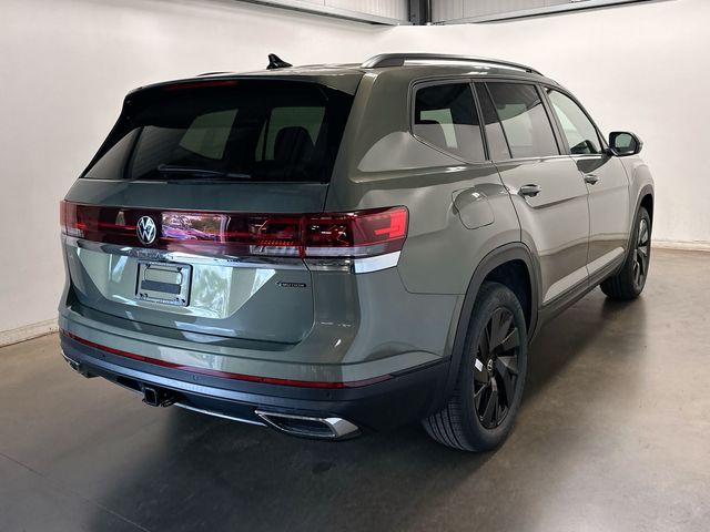 2026 Volkswagen Atlas 2.0T SE w/Technology Green at Subaru and VW of Moon Township