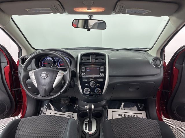 2017 Nissan Versa 1.6 SV 38