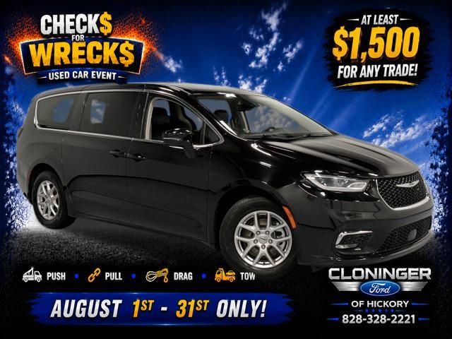 Diamond Black 2024 Chrysler Pacifica Minivan Front-Wheel Drive 9-Speed Automatic
