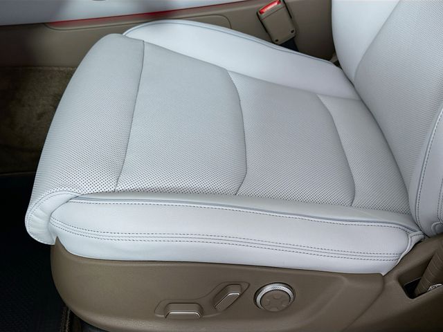 Thumbnail: 2026 Genesis GV70 - 21