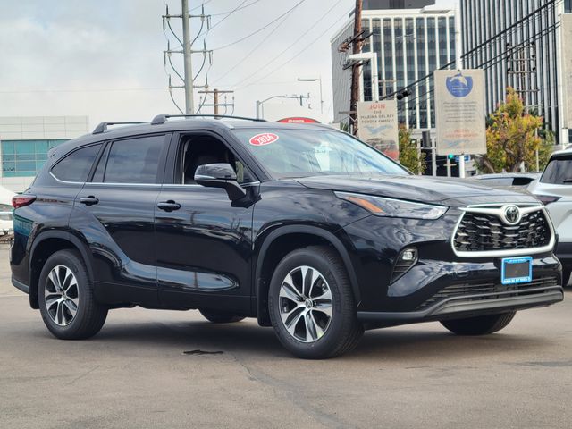 Midnight Black 2026 Toyota Highlander SUV / Crossover All-Wheel Drive 8-Speed Automatic