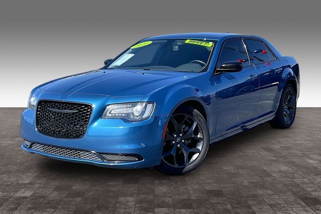 2021 Chrysler 300 Touring RWD