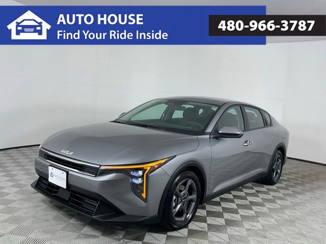 226972025 Kia K4 LXS