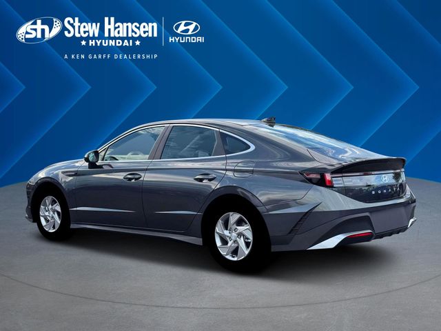 New 2026 Gray Hyundai SE image 4