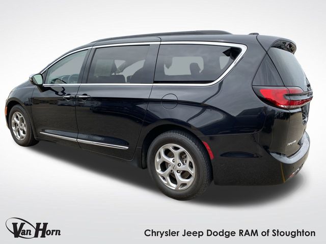 2023 Chrysler Pacifica Limited photo