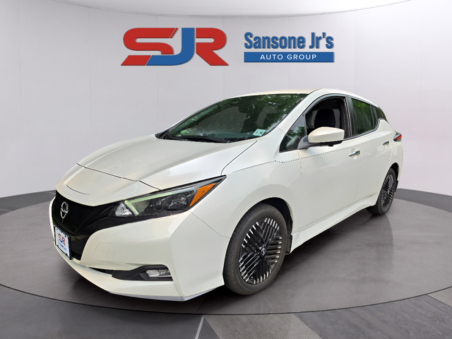 Pearl White Tricoat 2024 Nissan LEAF Hatchback Front-Wheel Drive Automatic
