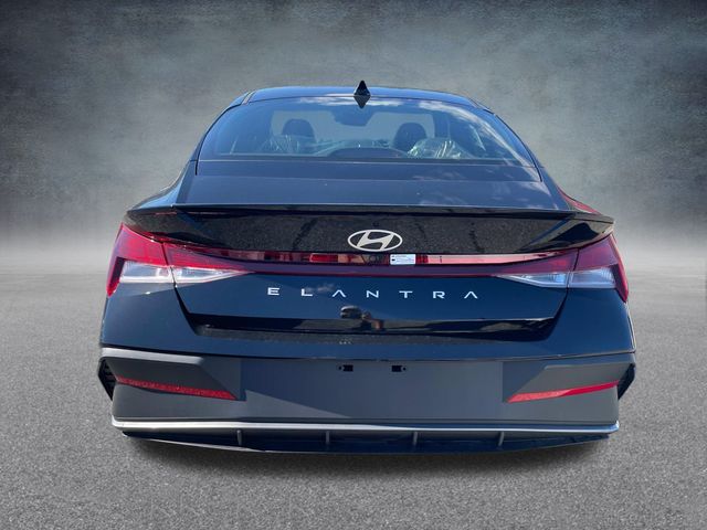 2025 Hyundai Elantra SEL 4