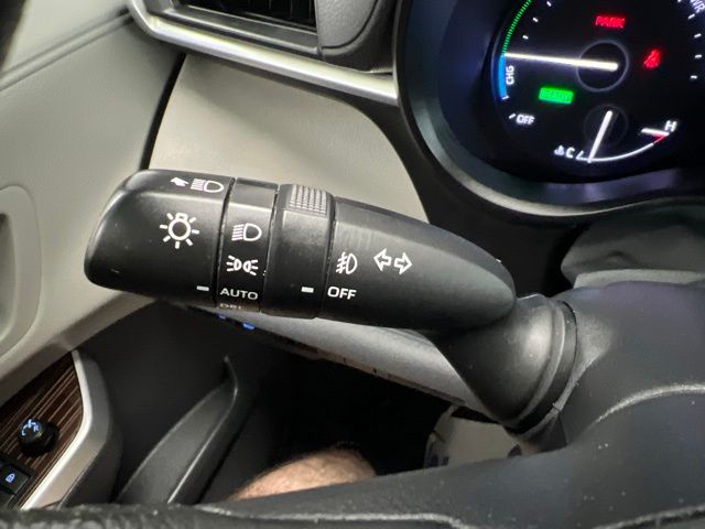 Used 2023 Toyota Sienna Van