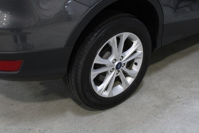 Used 2019 Gray Ford SE image 24