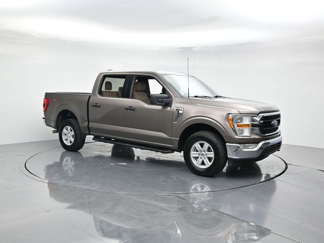 Stone Gray Metallic 2022 Ford F-150 XLT SuperCrew 4WD Pickup Truck Four-Wheel Drive Automatic