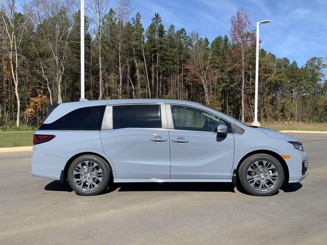 2025 Honda Odyssey Touring 11