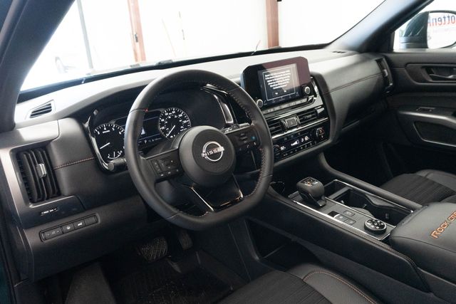 Used 2025 Nissan Pathfinder SUV