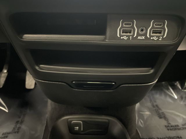 2023 Chrysler Pacifica Touring L photo