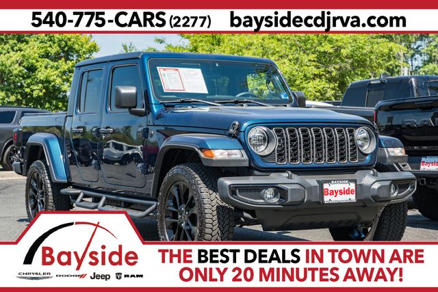 Fathom Blue Pearlcoat 2025 Jeep Gladiator NightHawk Crew Cab 4WD Pickup Truck Four-Wheel Drive 8-Speed Automatic